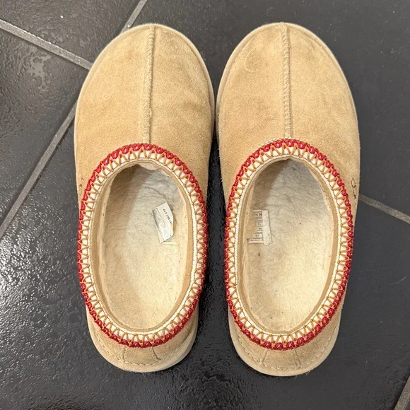 UGG Tan Suede Shearling Slip-On Clog with Red Trim - Picture 3 of 4